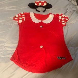 Minnie Mouse blouse with beret